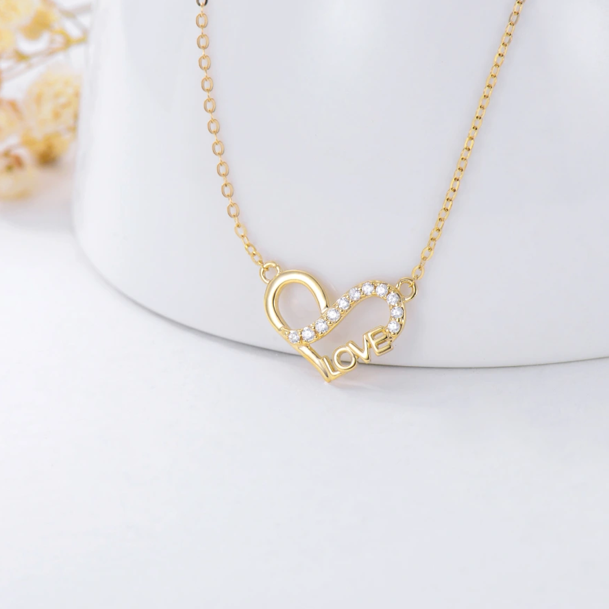 Collar con colgante de corazón de circonita cúbica en oro de 14 quilates y palabra grabada-2