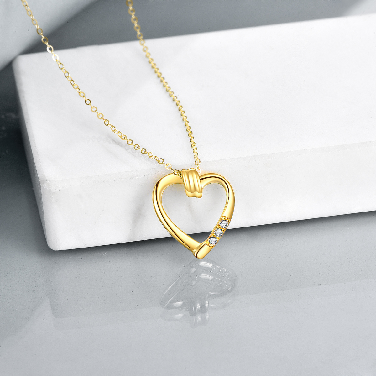 Collana con ciondolo a forma di cuore in oro 14K con zirconia cubica-3