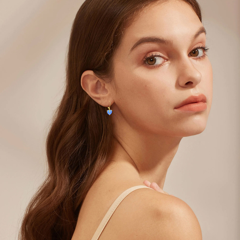 أقراط نسائية من الذهب عيار 10 قيراط مرصعة بحجر أوبال على شكل قلب-2