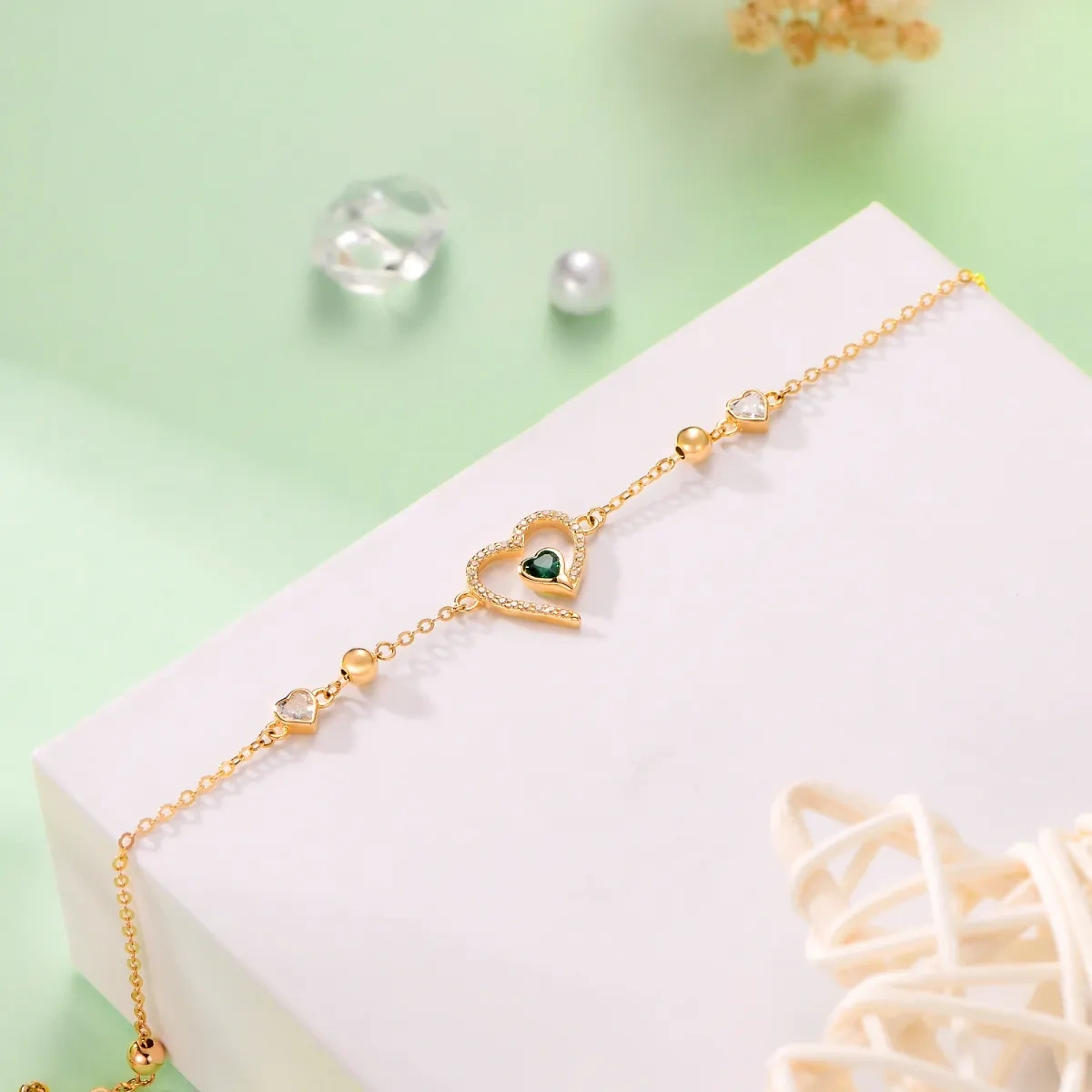 18K Yellow Gold Emerald Heart Cubic Zirconia Heart Charm Bracelet For Women-3