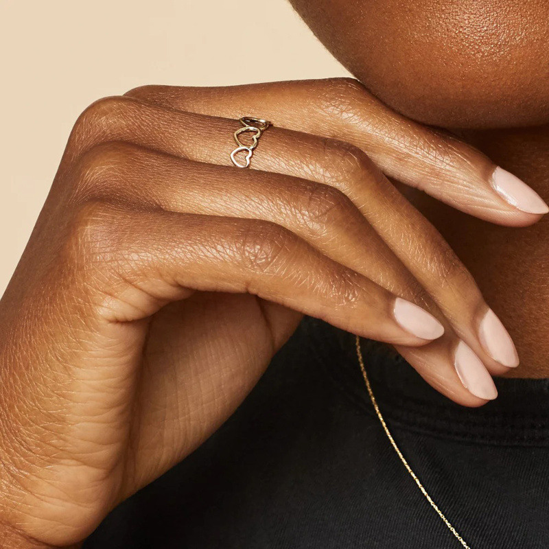 Anillo apilable de corazón a corazón en oro de 14 quilates-2