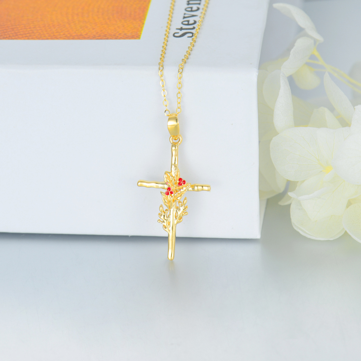 Collier pendentif croix de houx en or 14 carats-3