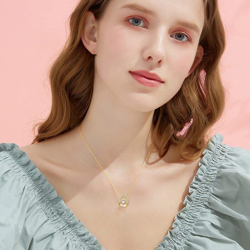 Naszyjnik z wisiorkiem w kształcie podkowy z białego złota 10K z cyrkoniami sześciennymi-2