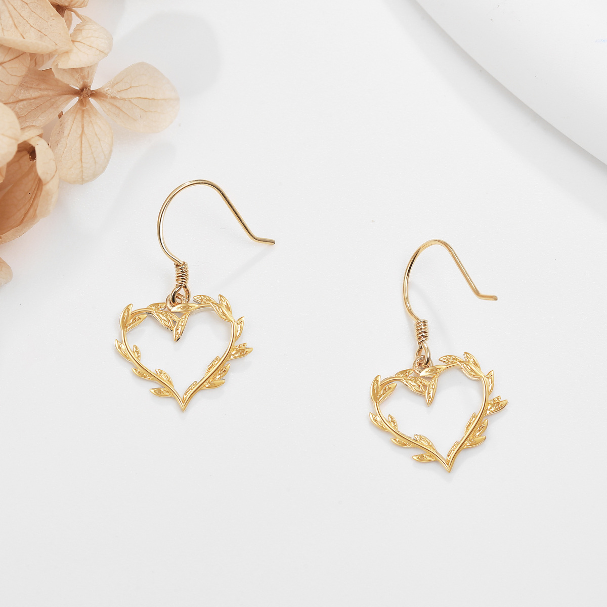 Pendientes colgantes de corazón con hojas de oro de 14 quilates-4