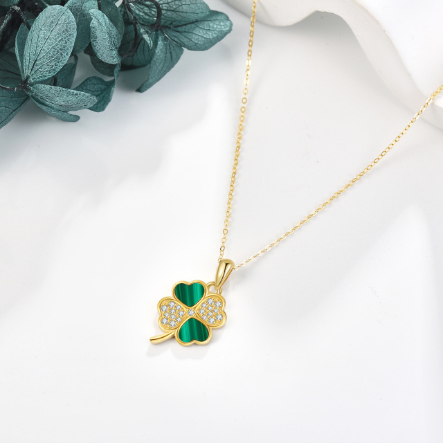 Collana con pendente a forma di quadrifoglio in malachite e zirconi cubici in oro 14 carati-4