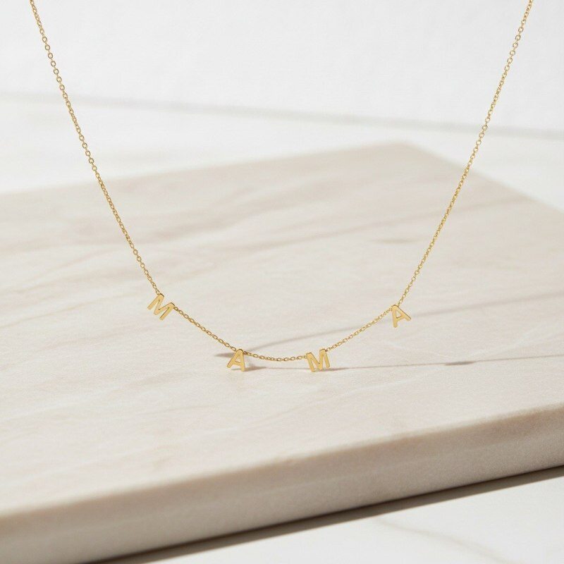 Collar con iniciales para madre y mamá en oro blanco de 10 quilates-3