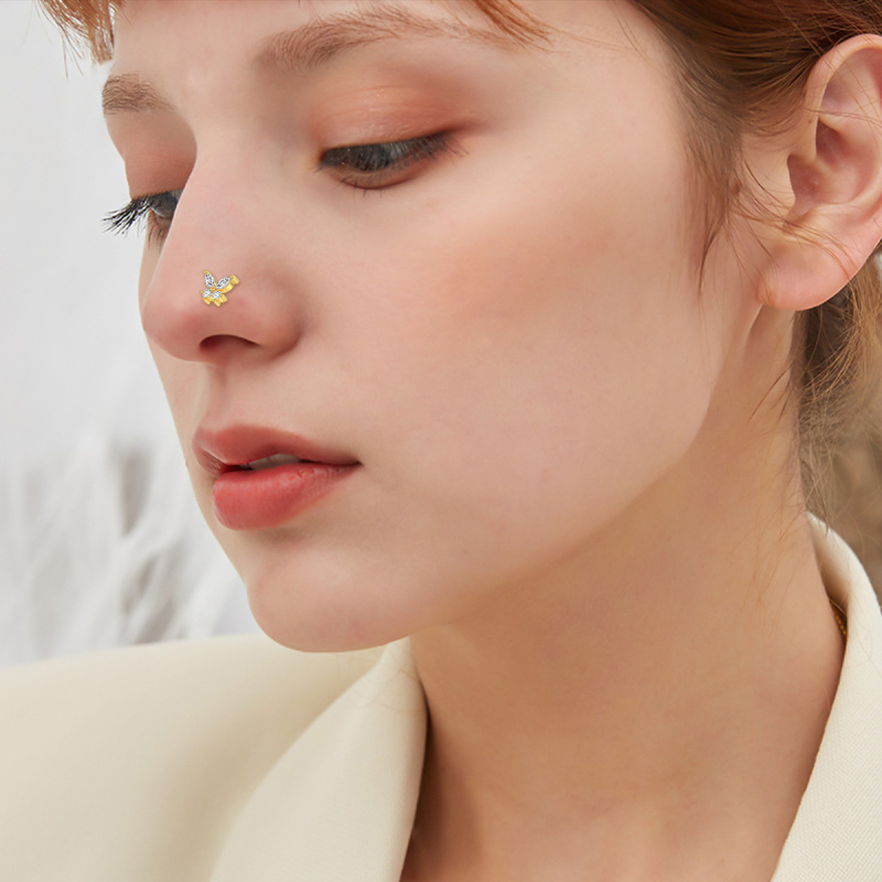 Piercing para nariz em forma de borboleta com moissanite em ouro branco 10K-3