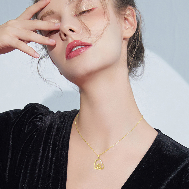 قلادة من الذهب عيار 10 قيراط مرصعة بأحجار المويسانيت والقط والقلب-2