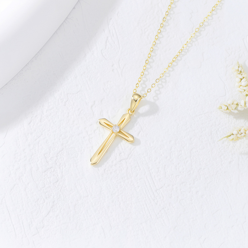 Collar con colgante de cruz de moissanita en oro de 18 quilates-3