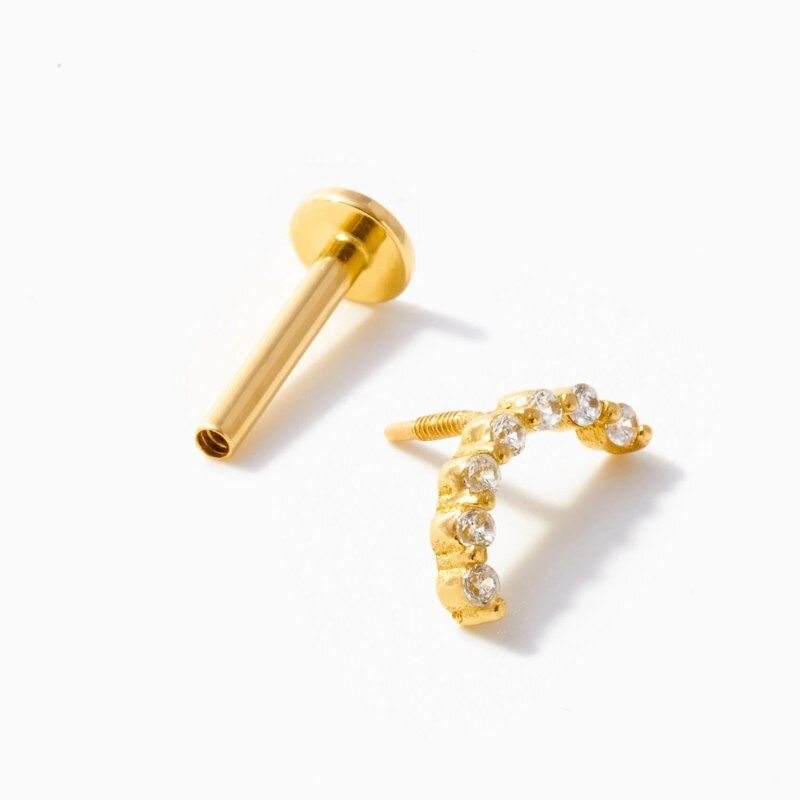 Pendientes de tachuelas con barra curvada de moissanita en oro de 14 quilates-3