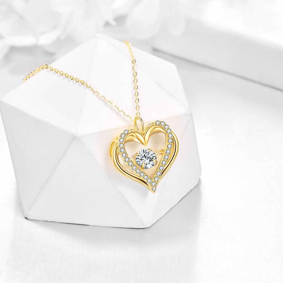 Collar con colgante de doble corazón de moissanita en oro de 14 quilates-3