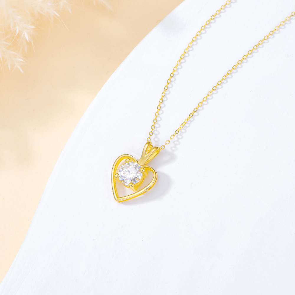 Collar con colgante de corazón de moissanita en oro de 14 quilates-3