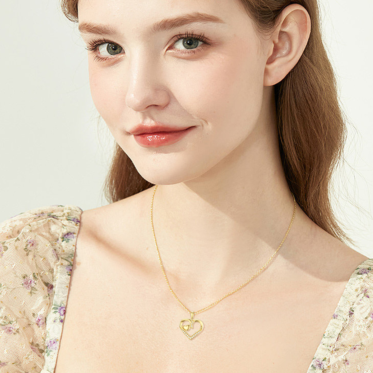 Collar con colgante de moissanita en forma de corazón de oro de 14 quilates para mujer-2