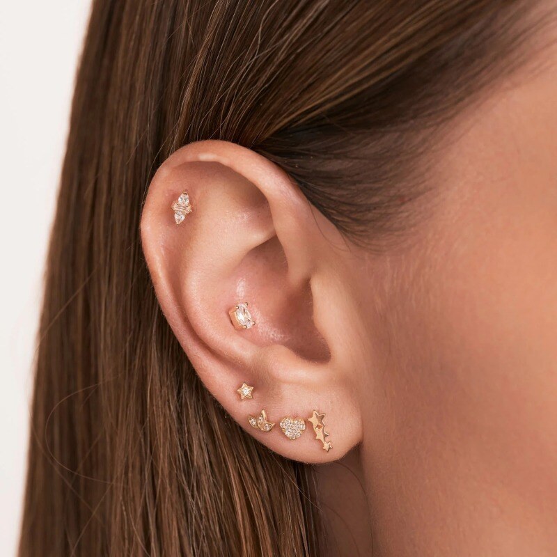 Pendientes de tachuelas con corazón de moissanita en oro de 14 quilates-2