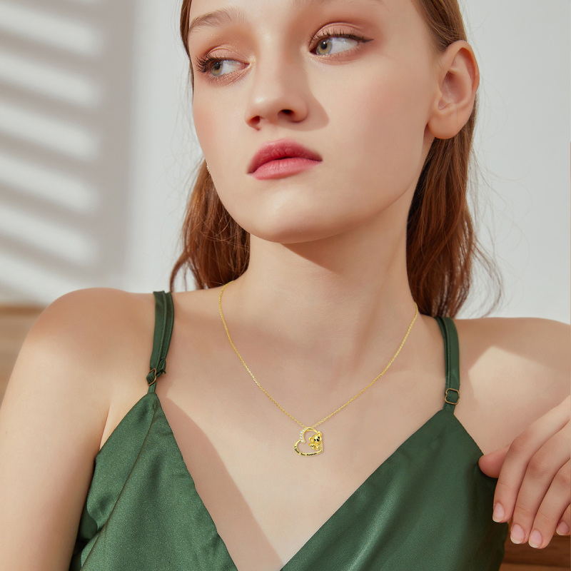 Collar con colgante de koala y corazón de moissanita en oro blanco de 10 quilates-2