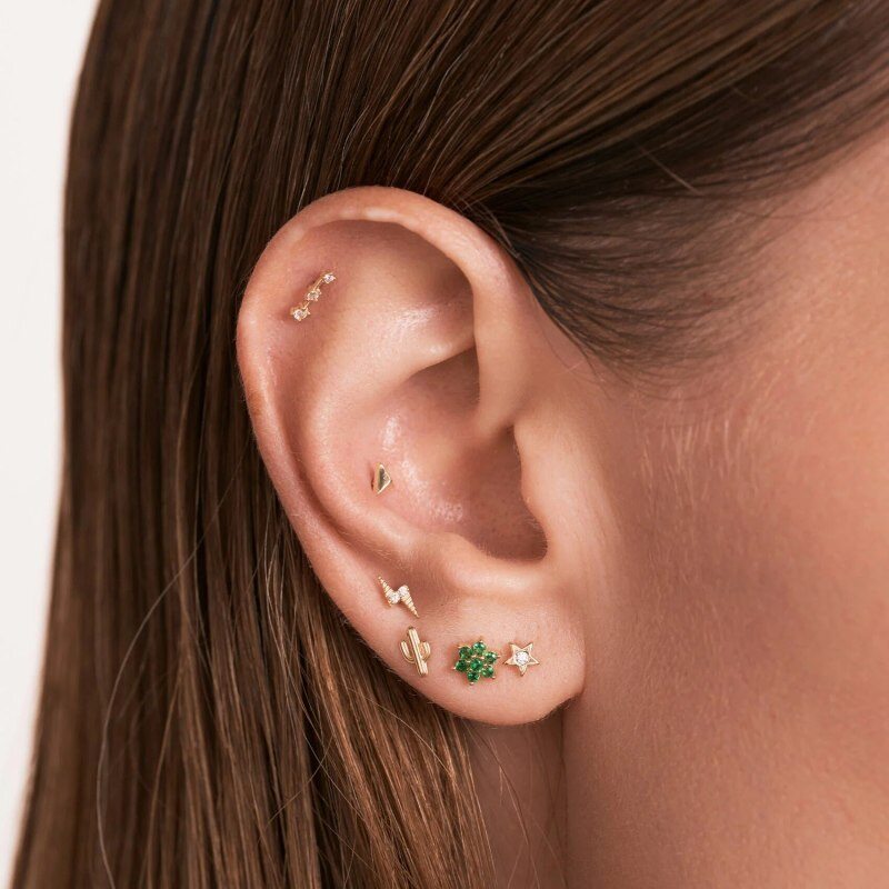 Aretes de tachuelas de moissanita en oro de 14 quilates-2