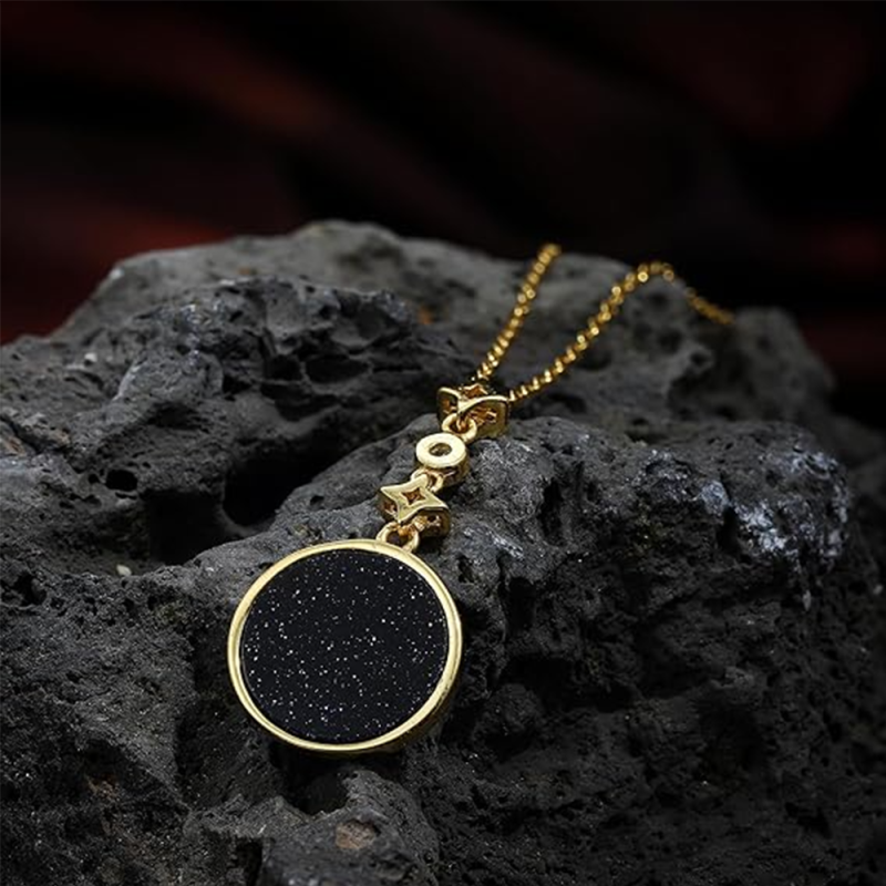 Collar con colgante de luna y estrella de moissanita en plata de ley con baño de oro amarillo-5