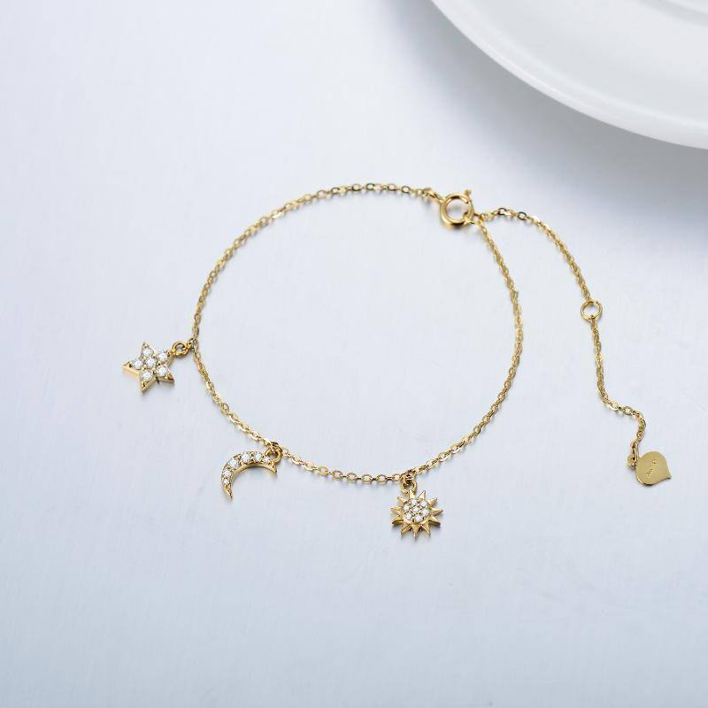 Pulseira com pendentes de lua, estrela e sol em ouro branco 14K e moissanita-3