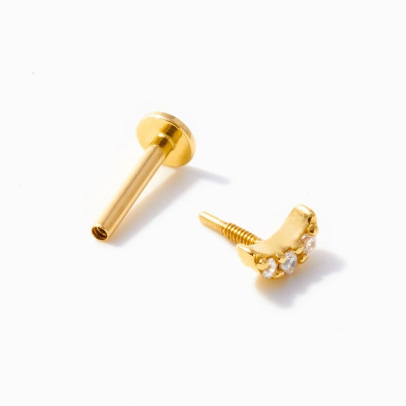 Pendientes de tachuelas de luna de moissanita en oro de 14 quilates-3