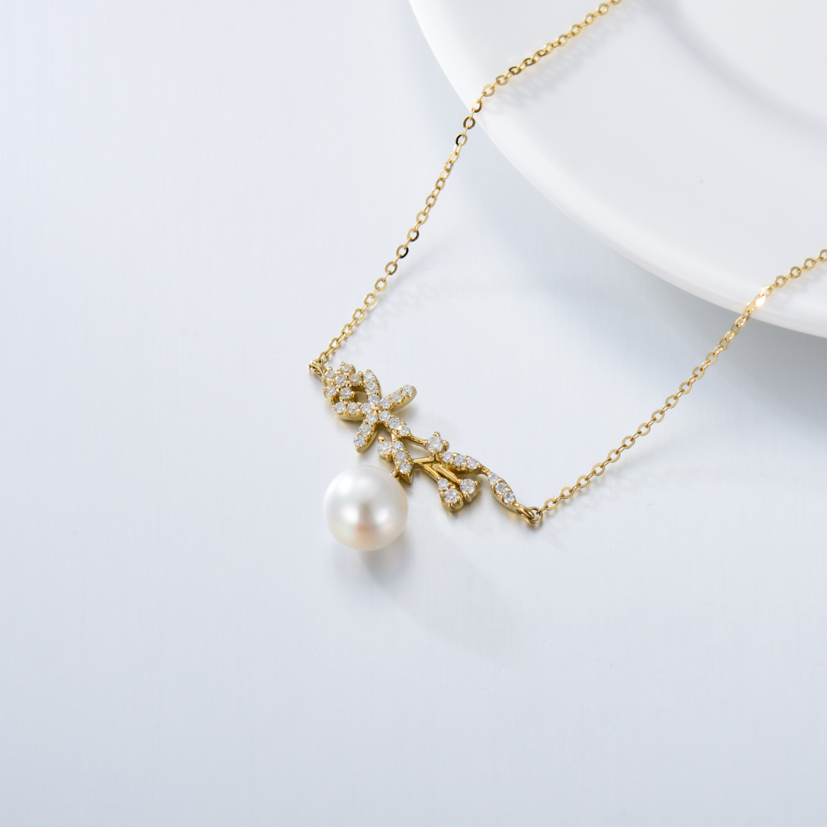 Collana con ciondolo a forma di foglie di perla e moissanite in oro 10K-4