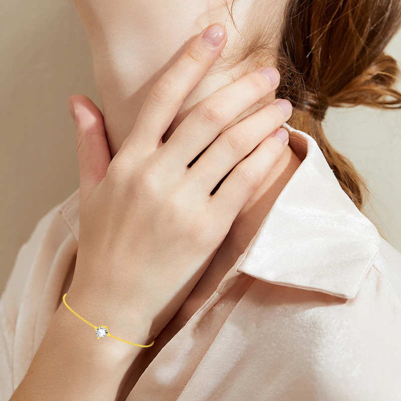 14-karätiges Gold-Moissanit-Charm-Armband-2