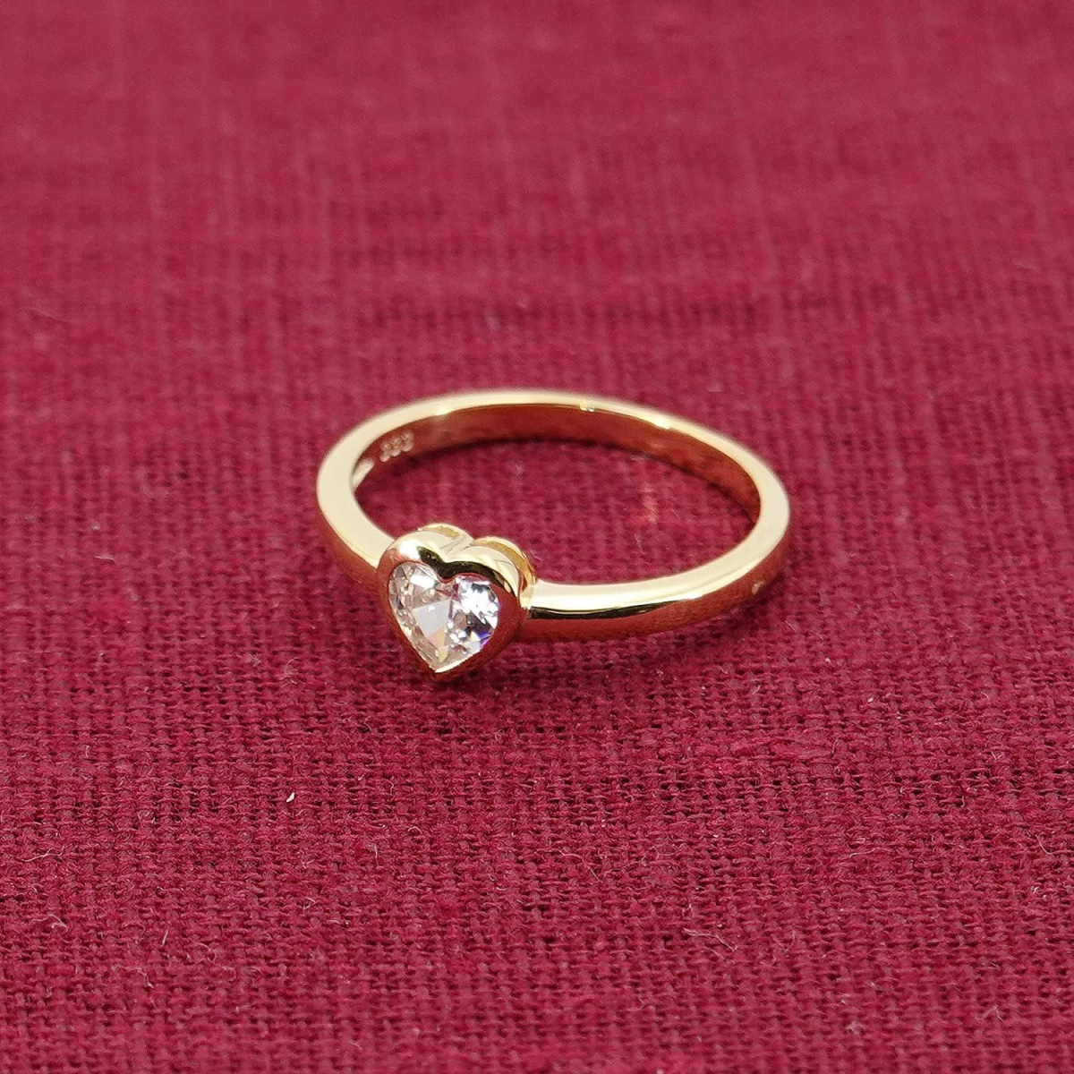 Anello a forma di cuore con incisione personalizzata in moissanite e vermeil in oro per donna-4