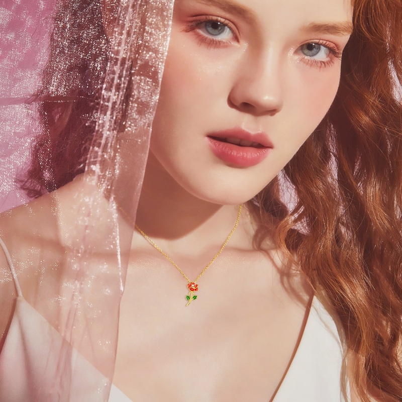 Collar con colgante de rosa de moissanita en oro blanco de 10 quilates-2