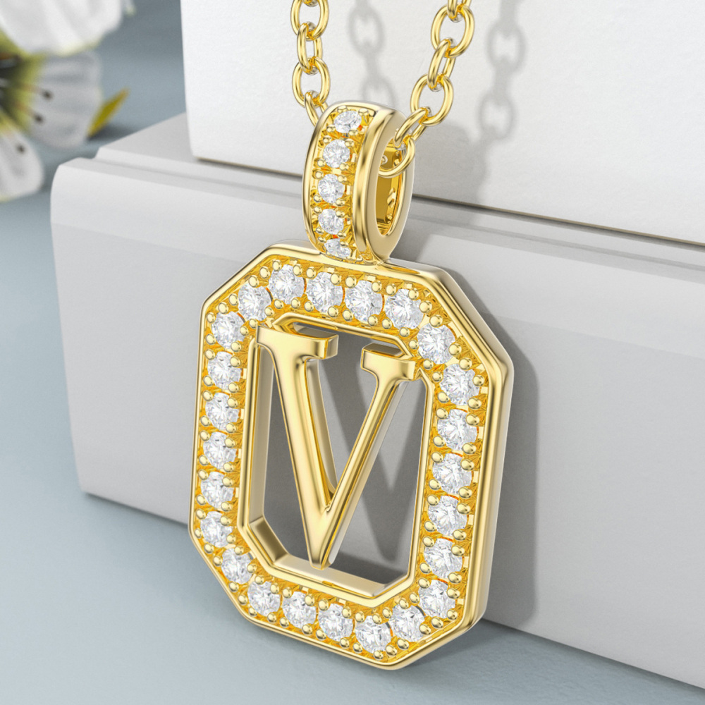 Colar com pendente quadrado Moissanite em ouro de 14K com a letra inicial V-3