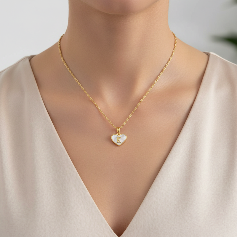 Collier en or 18K avec lettre initiale personnalisée en nacre, en forme de cœur-3