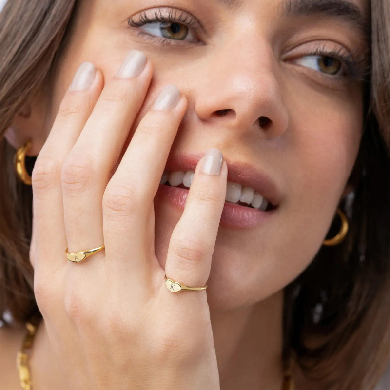 Bitte übersetzen Sie den folgenden Text zeilenweise, wobei jede Zeile durch das Trennzeichen-2