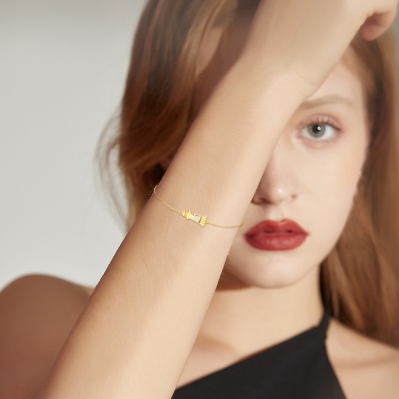 Pulseira com pendente de farol em ouro branco 10K e opala-2