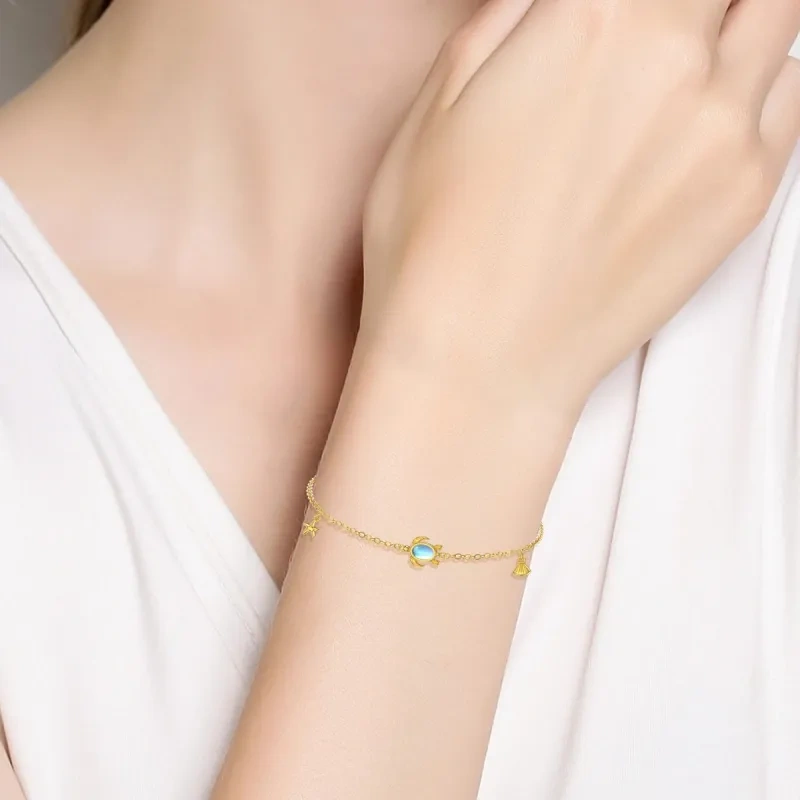 Pulseira com pingente de tartaruga de pedra da lua em forma oval em ouro 14K-2