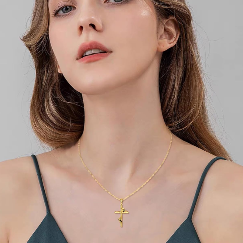 Colar com pendente de panda, bambu e cruz em ouro branco 10K-2