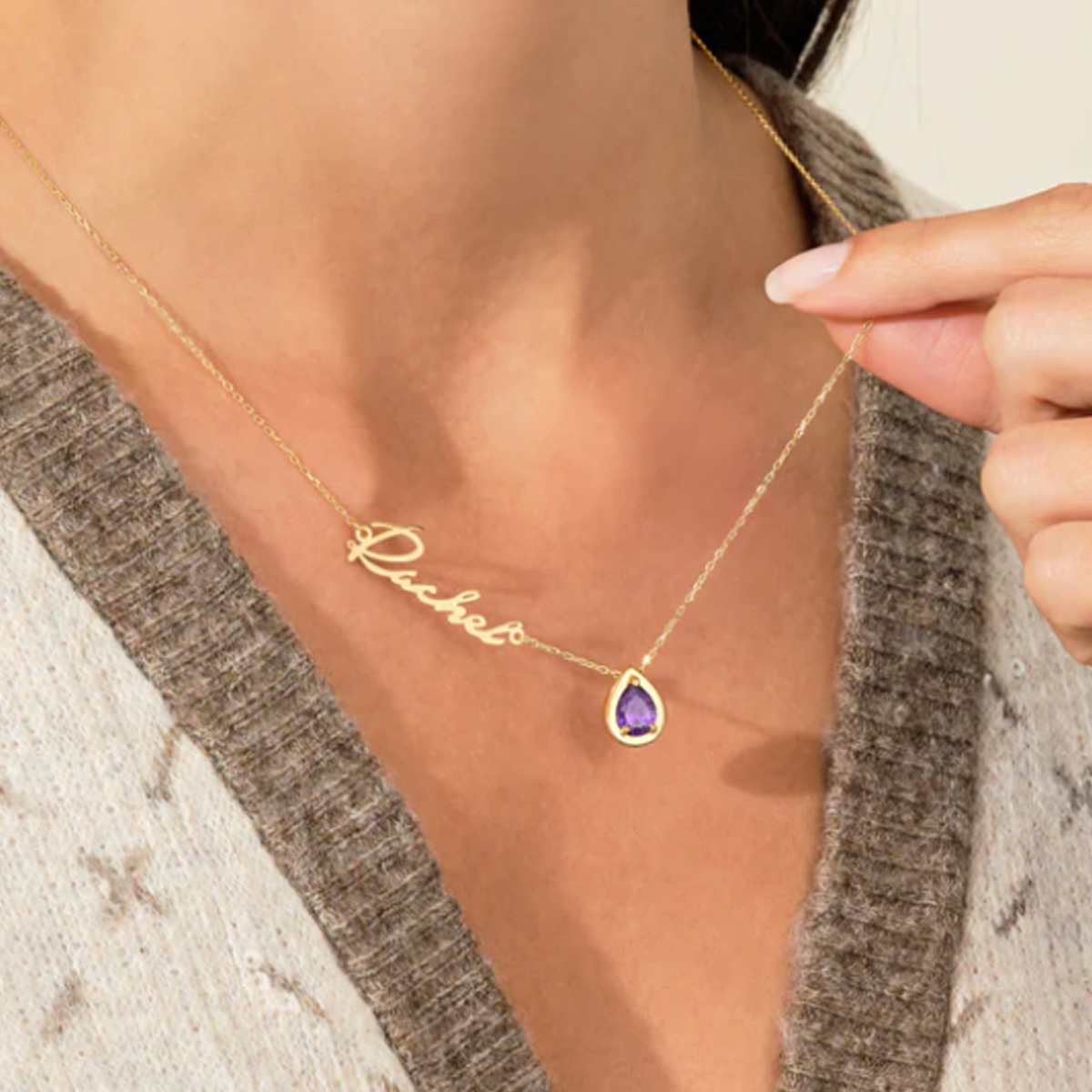 Collar con colgante de oro vermeil con corte de pera y piedra de nacimiento personalizada con nombre de madre y hermanas-2