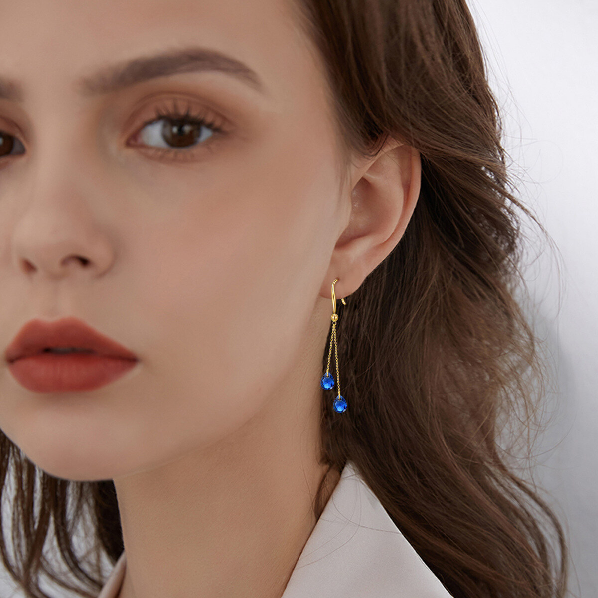 Pendientes colgantes de cristal de pera azul de oro amarillo de 14 quilates para mujer-3