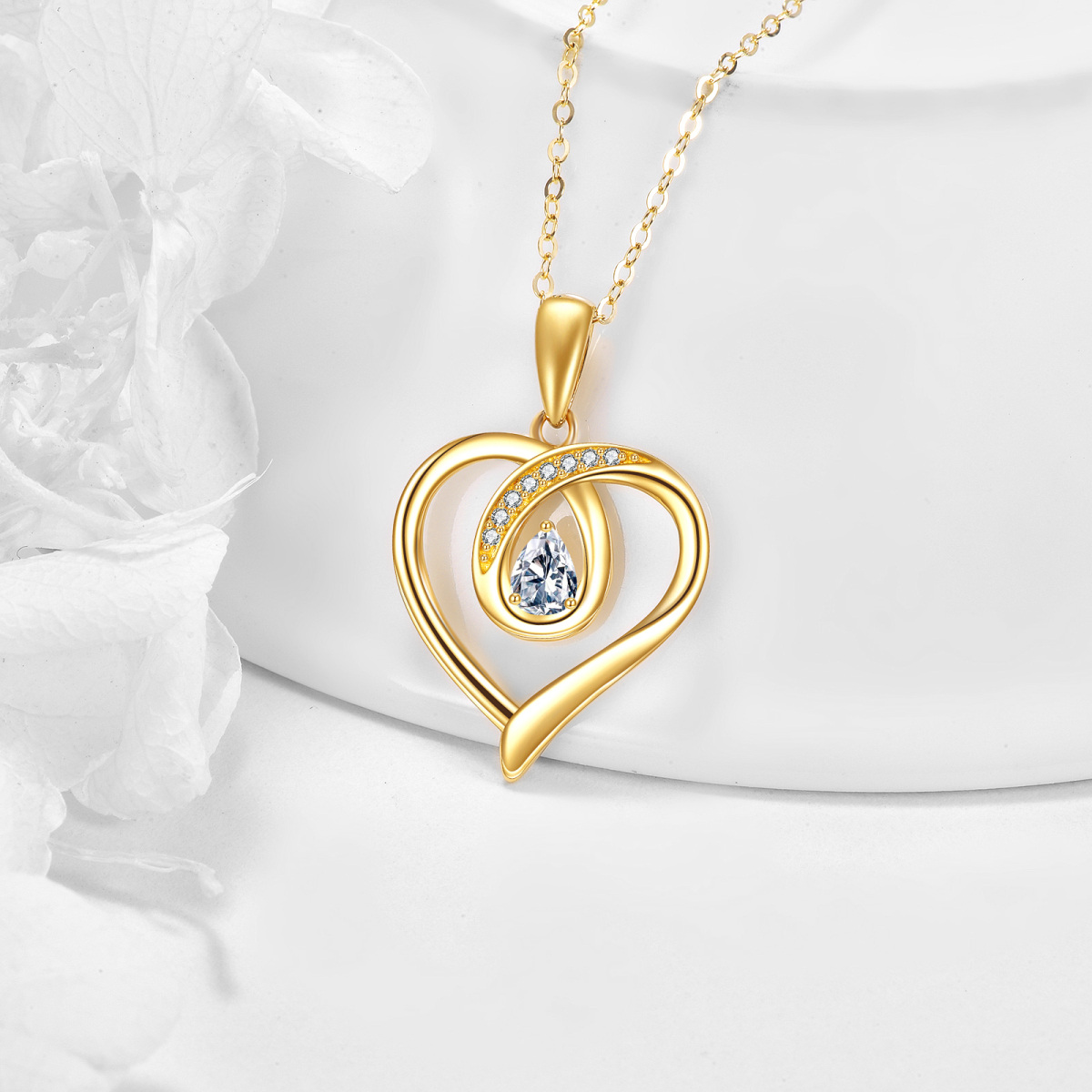 Collana con ciondolo a forma di pera con cuore in zirconia cubica in oro 14K-3