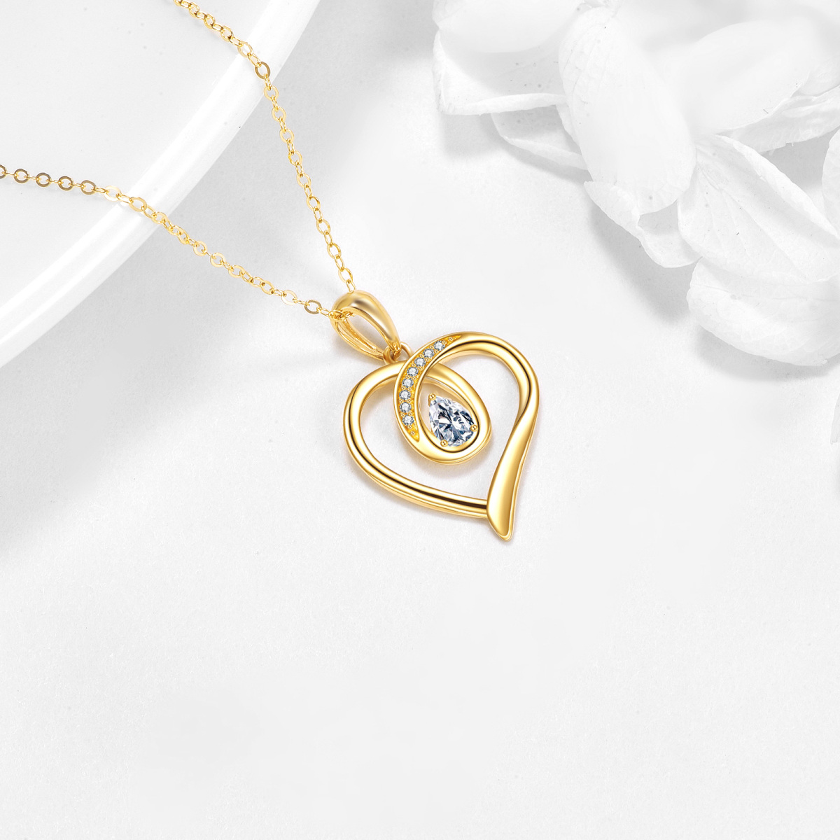 Collana con ciondolo a forma di pera con cuore in zirconia cubica in oro 14K-4