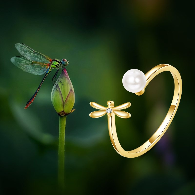 Anillo abierto de libélula con circonita cúbica y perla en oro de 10 quilates-5