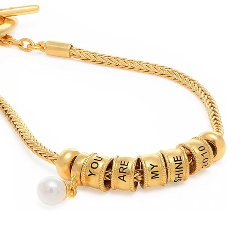 Bracciale con ciondolo con incisione personalizzata in perle in oro 14K per donna-4