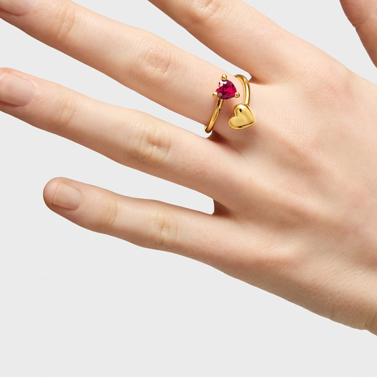 Anillo abierto con corazón y piedra natal grabada personalizada en oro de 14 quilates-2