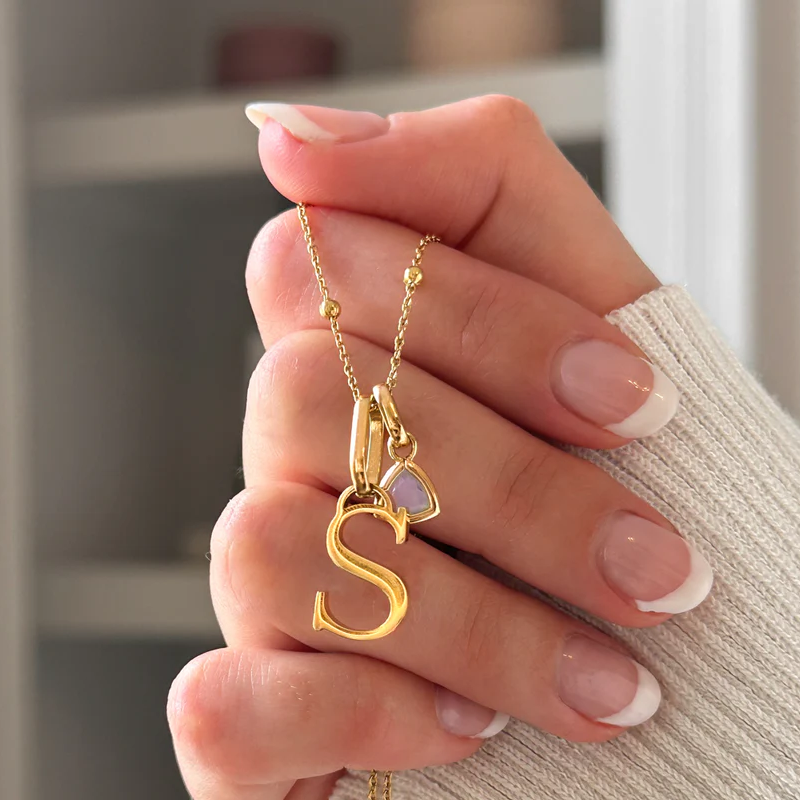 Collar con inicial de piedra de nacimiento personalizada en oro de 10 quilates para mujer-4