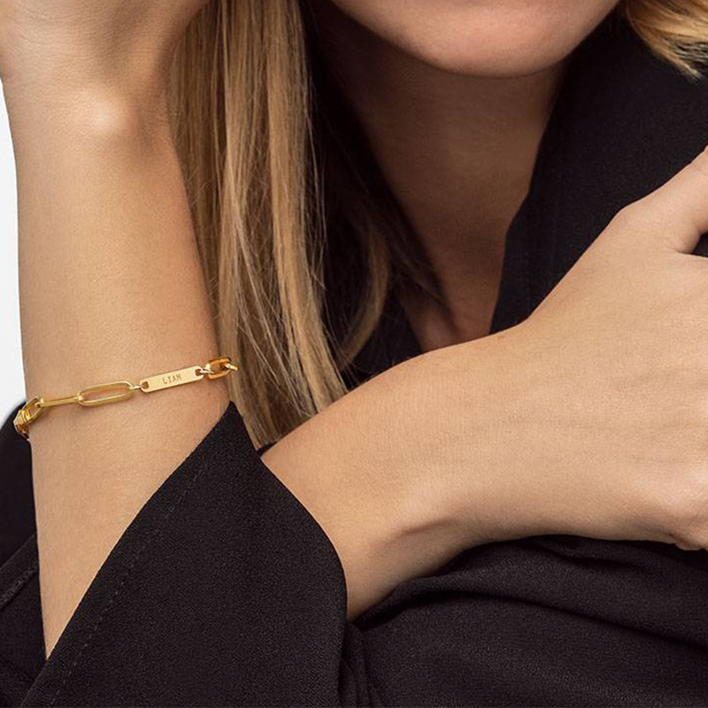 Pulsera de identificación grabada personalizada en oro de 10 quilates para mujer-2