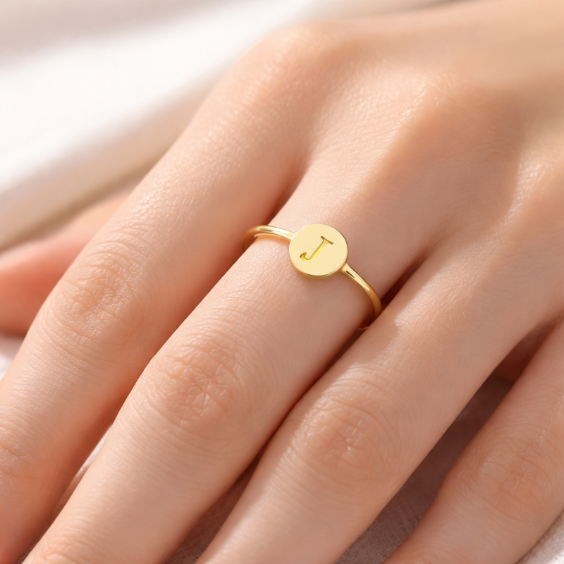 Anillo de oro de 14 quilates con grabado personalizado-2