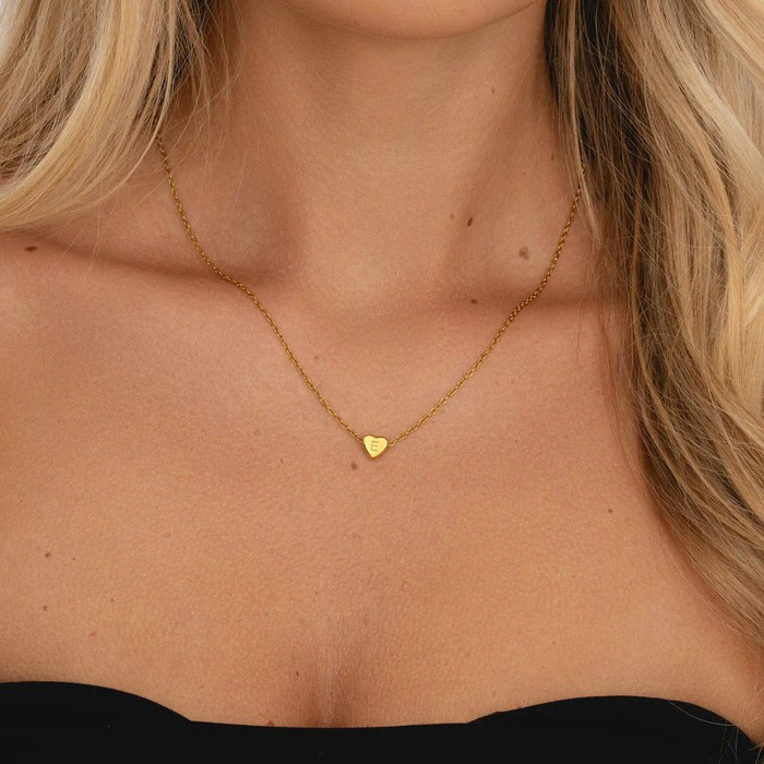 Collar de oro de 14 quilates con inicial personalizada y corazón para mujer-3