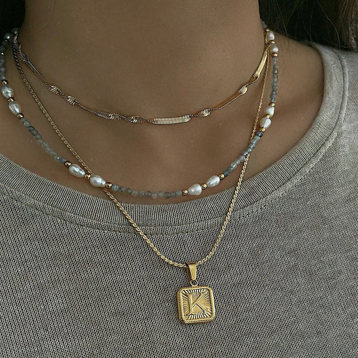 Collier personnalisé en or 18K avec initiale-2