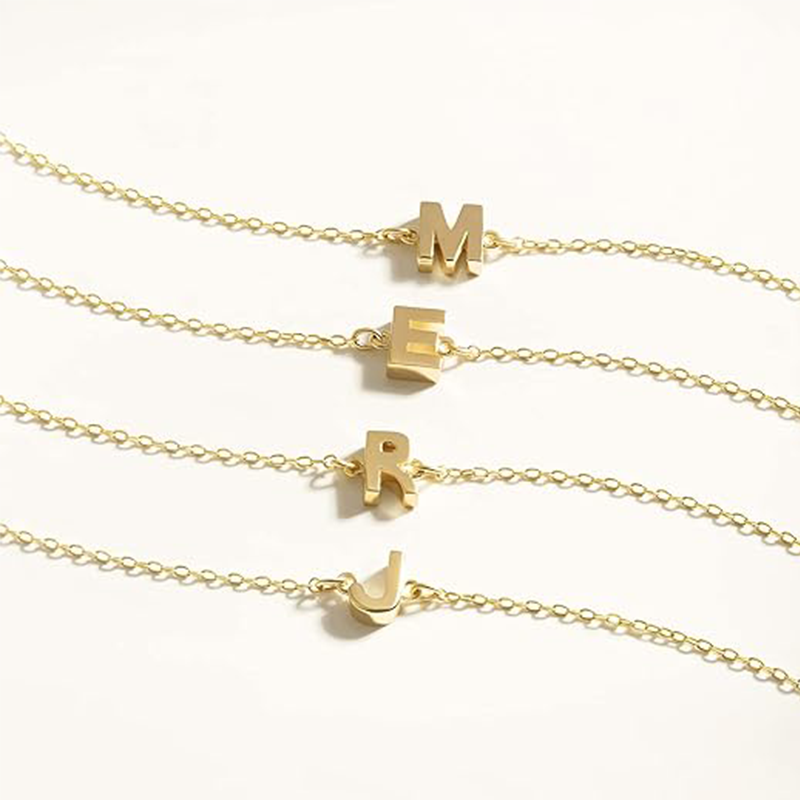 Personalisiertes Charm-Armband mit Anfangsbuchstaben aus 10 Karat Gold für Damen-4