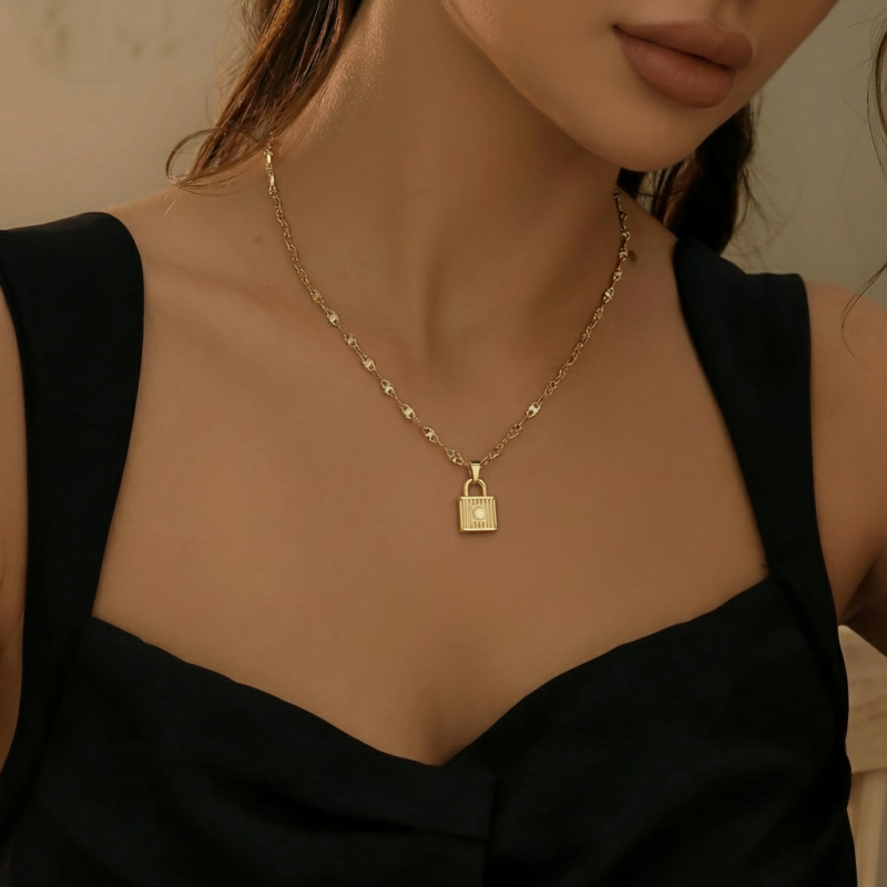 Pendentif breloque en or 18K personnalisé avec une lettre initiale de A à C pour femmes-2