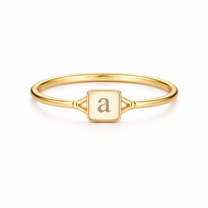Anillo de inicial cuadrado con letra inicial personalizada de oro de 14 quilates-15