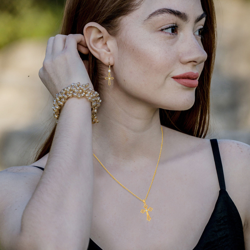 18K Gold Runde Cubic Zirkonia Kreuz Anhänger Halskette-3