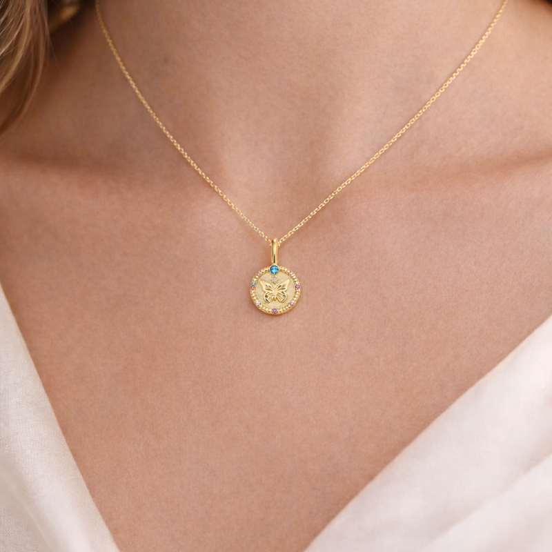 14K-Gold-Rundschliff-Moissanit- und Geburtsstein-Schmetterlingsmünzen-Halskette-2